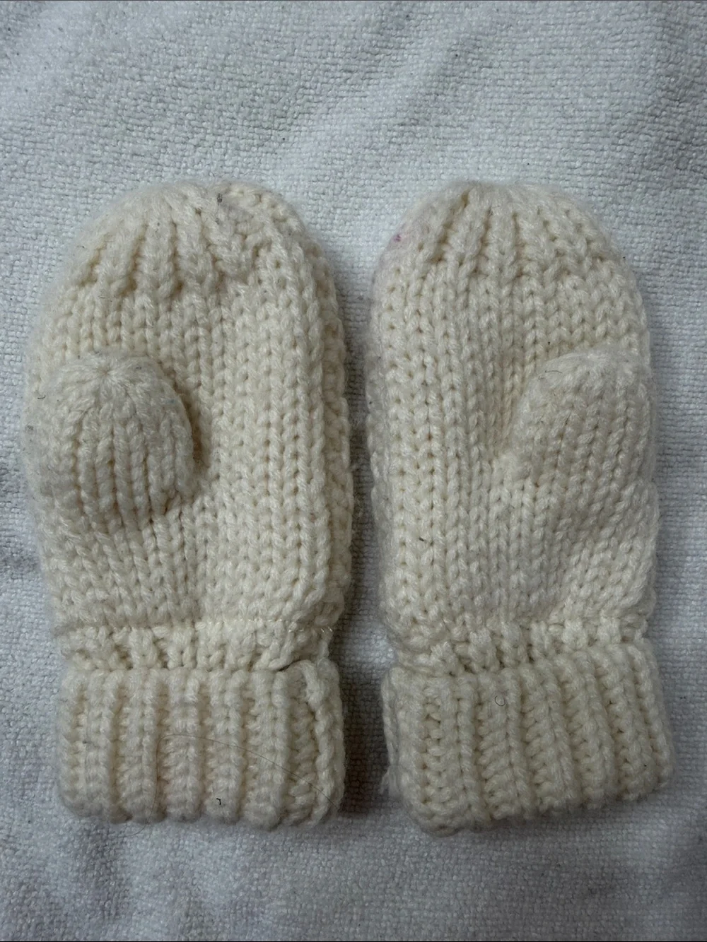 GAP Cream Cable Knit Kids Mittens
